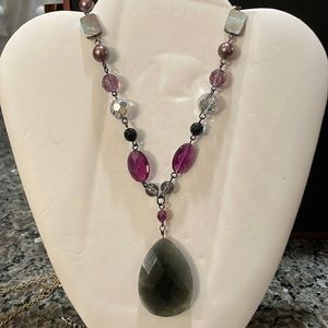 Lia sophia necklace, new with tags. 15-18in